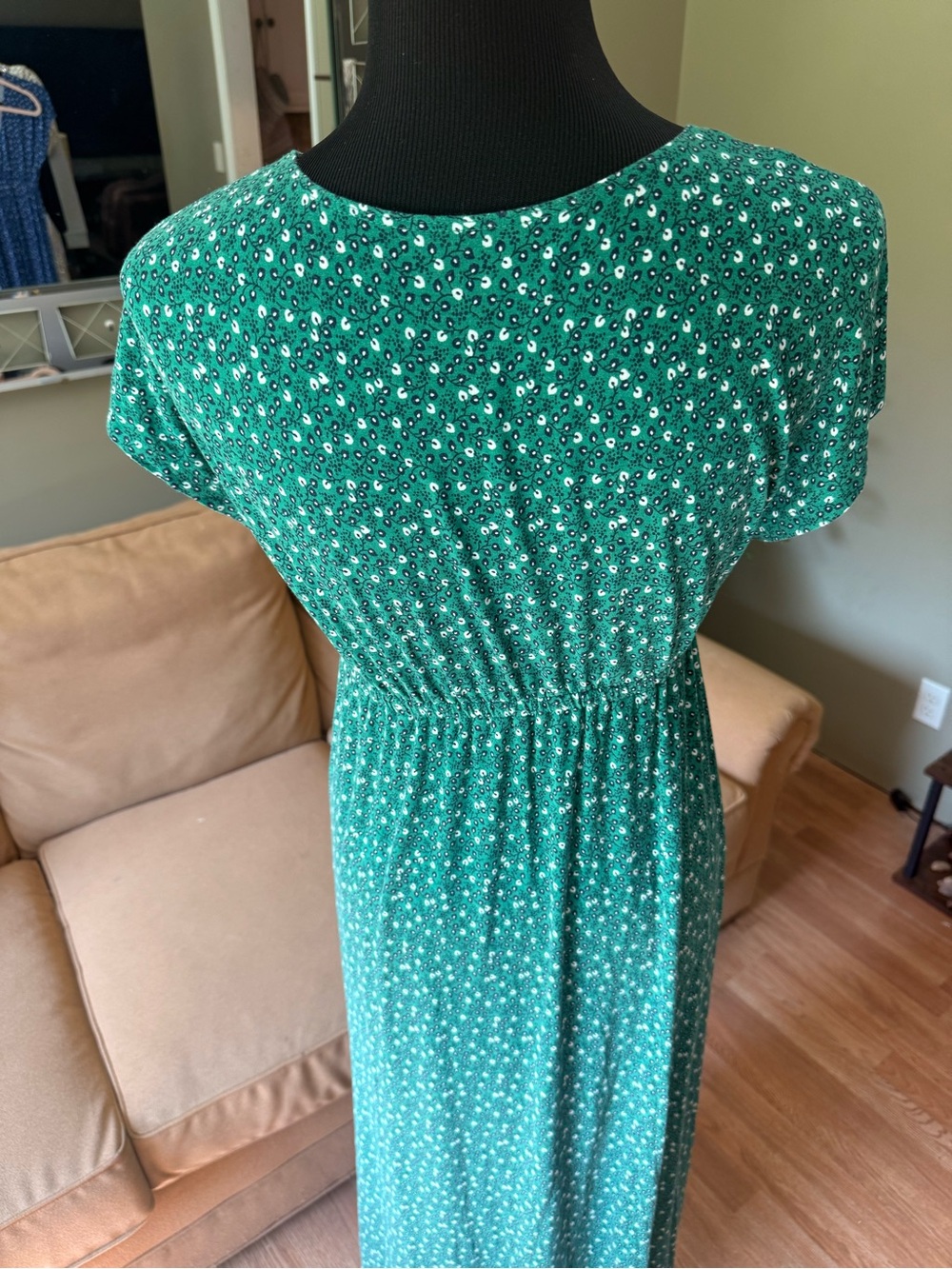 Women's Green Floral V-Neck Maxi Dress Amazon XS - Picture 5 of 8